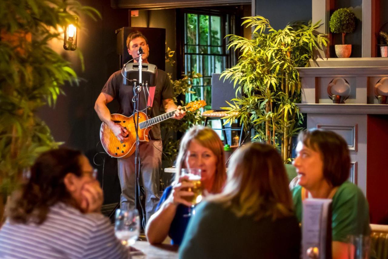 The Vicarage Freehouse & Hotel