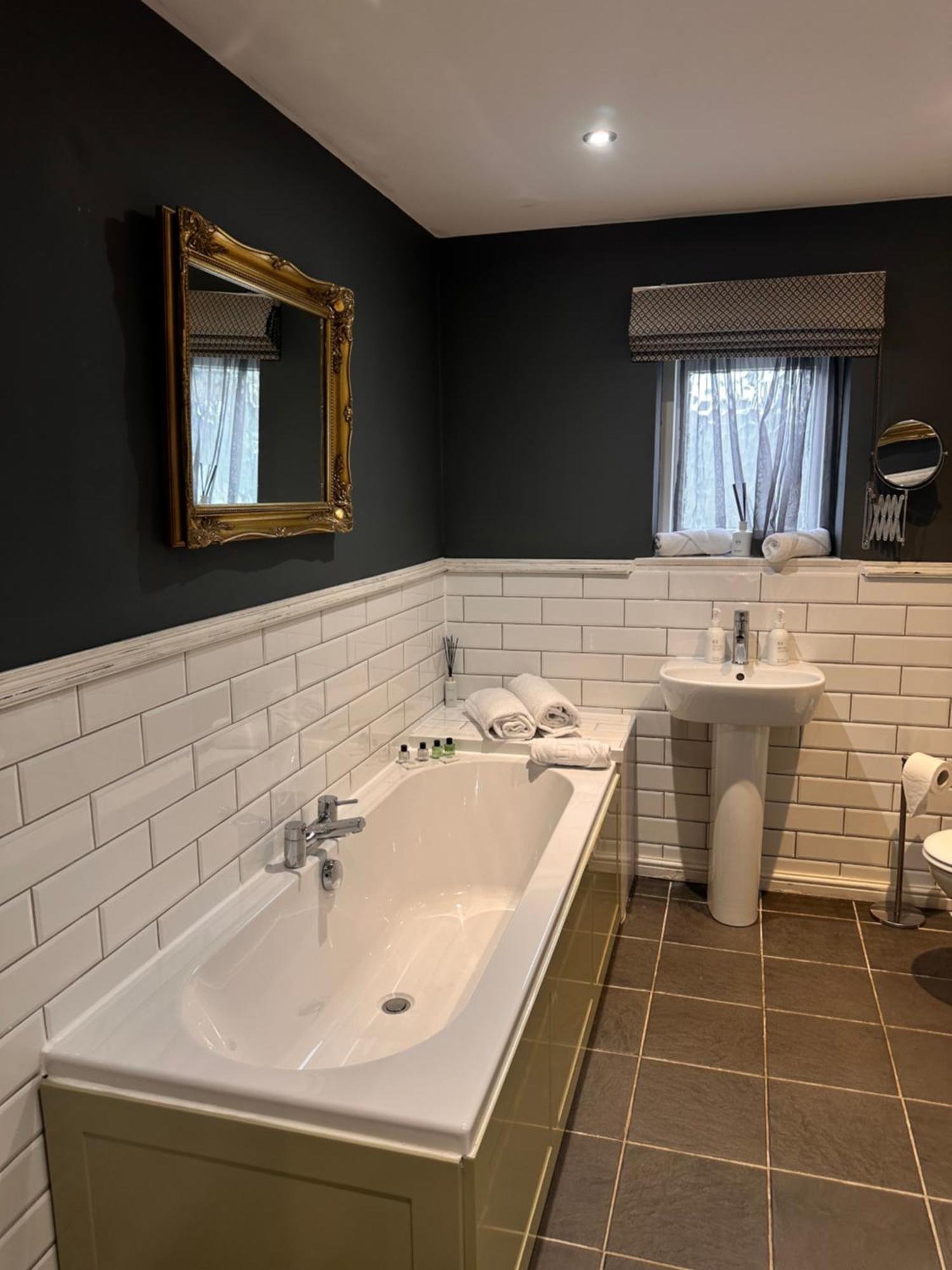 The Vicarage Freehouse & Holmes Chapel