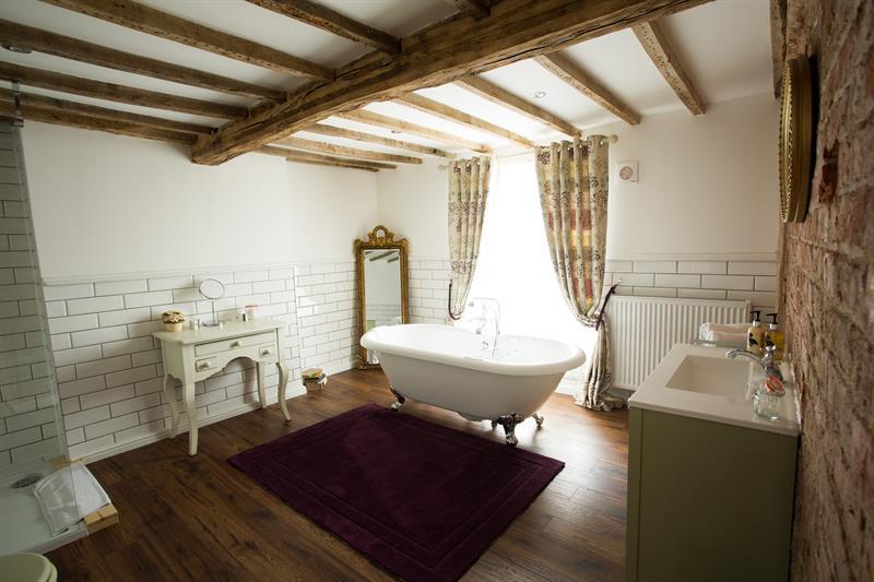 The Vicarage Freehouse & Holmes Chapel